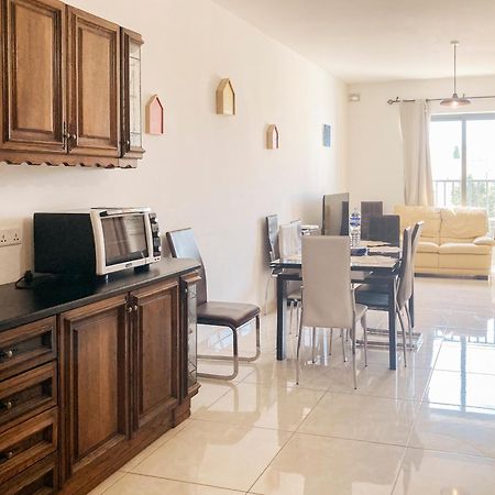 Xl Central Home - Sleeps 10 People Pietà Dış mekan fotoğraf