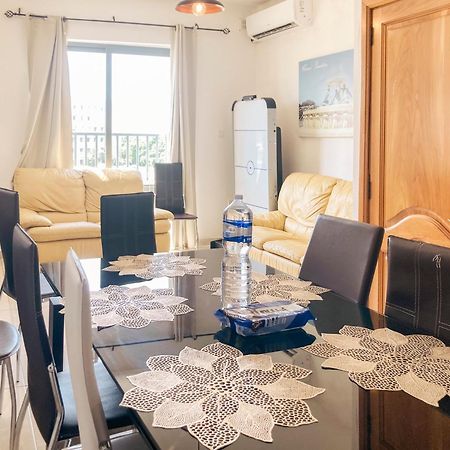 Xl Central Home - Sleeps 10 People Pietà Dış mekan fotoğraf