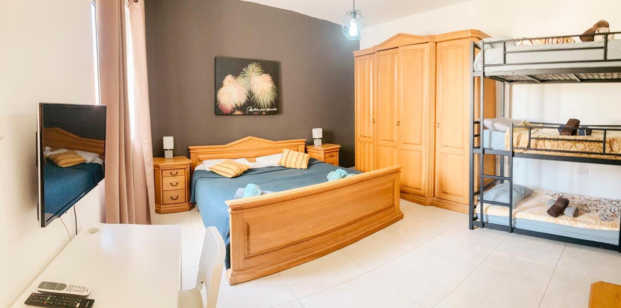 Xl Central Home - Sleeps 10 People Pietà Dış mekan fotoğraf