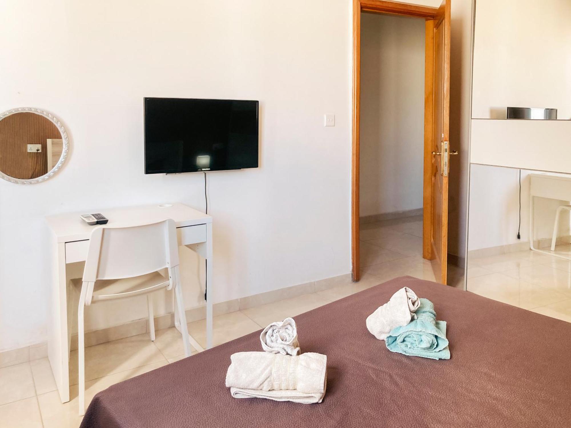 Xl Central Home - Sleeps 10 People Pietà Dış mekan fotoğraf