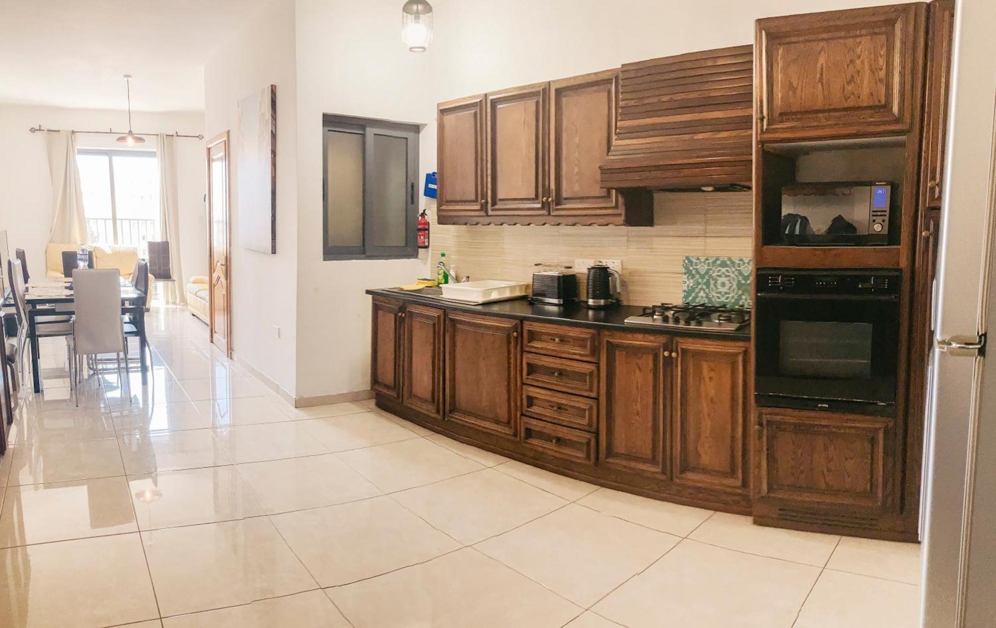 Xl Central Home - Sleeps 10 People Pietà Dış mekan fotoğraf