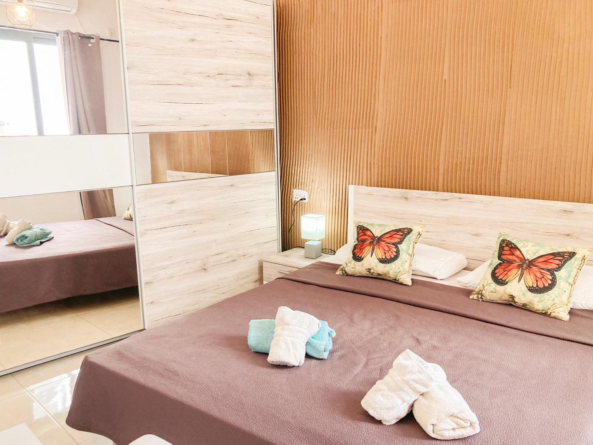 Xl Central Home - Sleeps 10 People Pietà Dış mekan fotoğraf