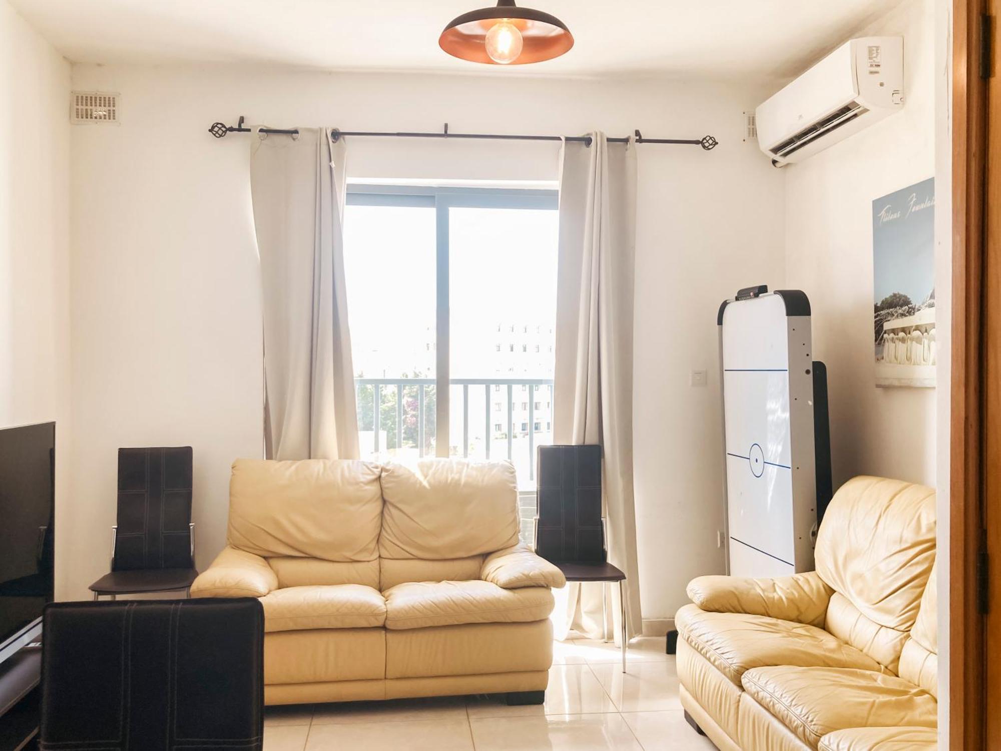 Xl Central Home - Sleeps 10 People Pietà Dış mekan fotoğraf