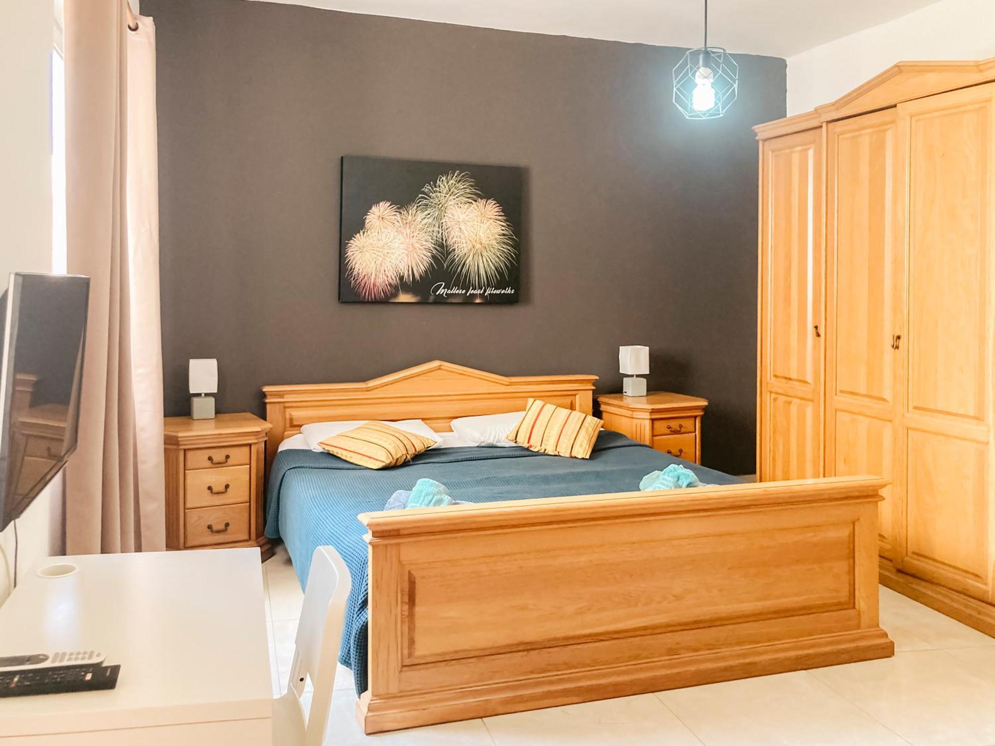 Xl Central Home - Sleeps 10 People Pietà Dış mekan fotoğraf