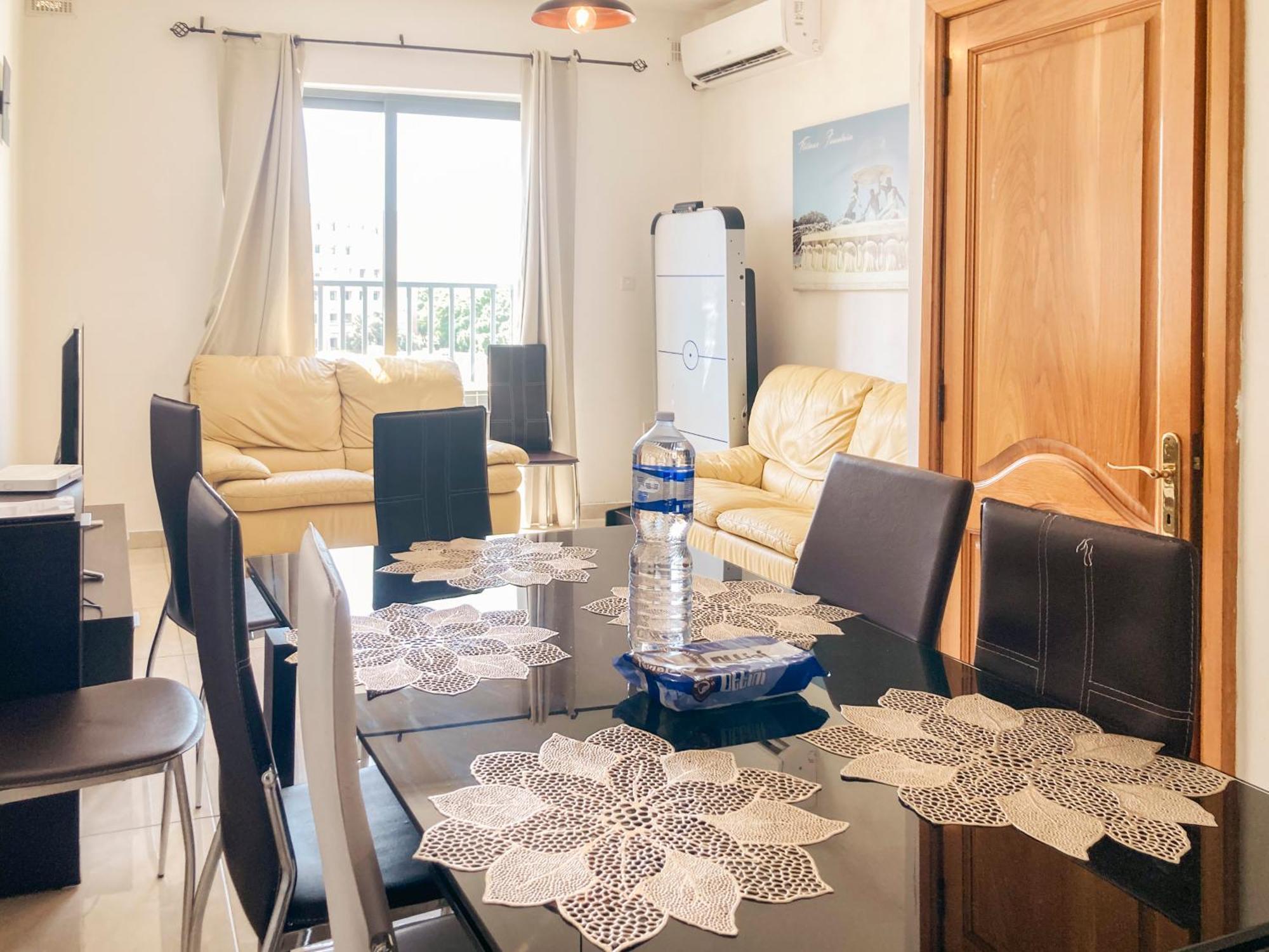 Xl Central Home - Sleeps 10 People Pietà Dış mekan fotoğraf