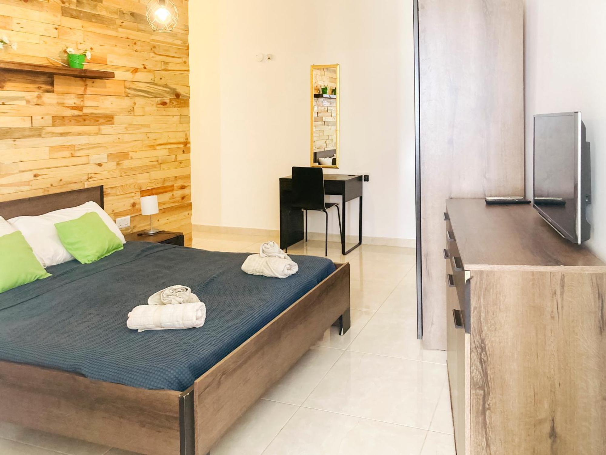 Xl Central Home - Sleeps 10 People Pietà Dış mekan fotoğraf