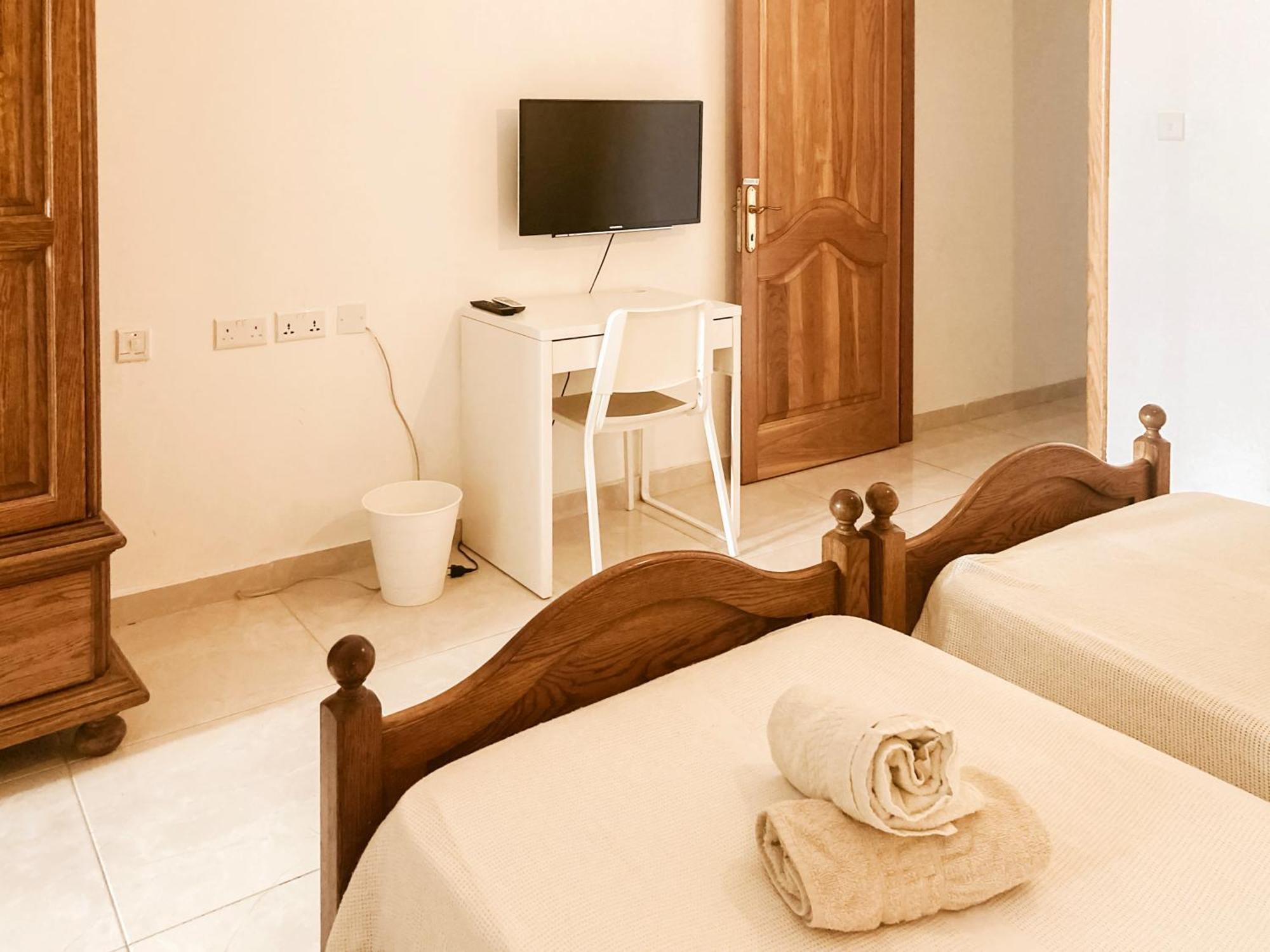 Xl Central Home - Sleeps 10 People Pietà Dış mekan fotoğraf
